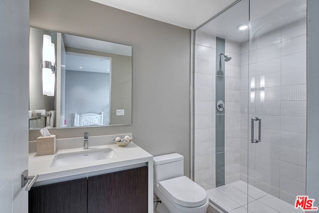 Drew Fenton | 441 S Barrington Avenue Los Angeles CA | MLS: 7091568