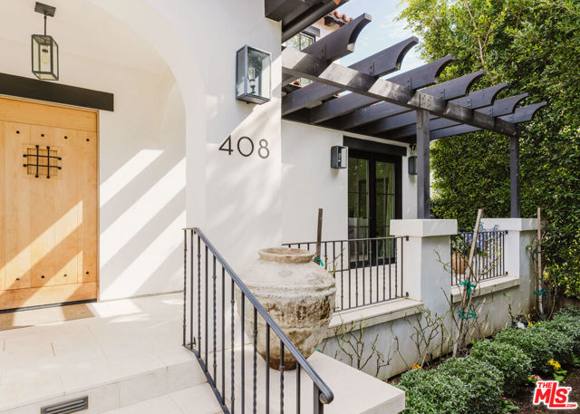 Image 3 of 41 For 408 Westbourne Drive