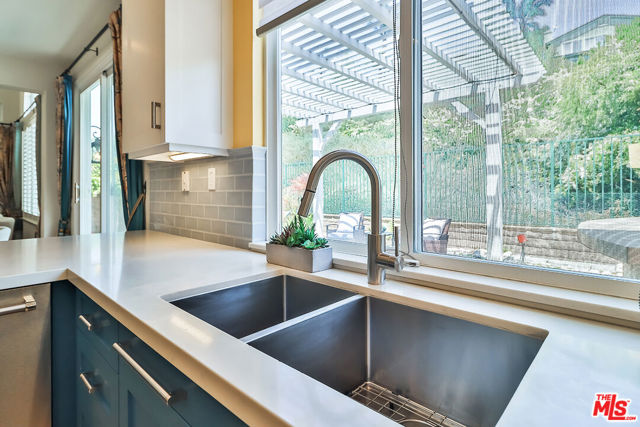 2857 Limestone Drive, Thousand Oaks CA: https://media.crmls.org/mediaz/cf0ec681-9193-41aa-93ec-a850377cf005.jpg