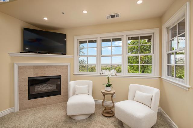 3029 Alburni Ct, Pleasanton CA: https://media.crmls.org/mediaz/cf0f50d0-c419-4eaf-99fe-ca766e2a45a4.jpg