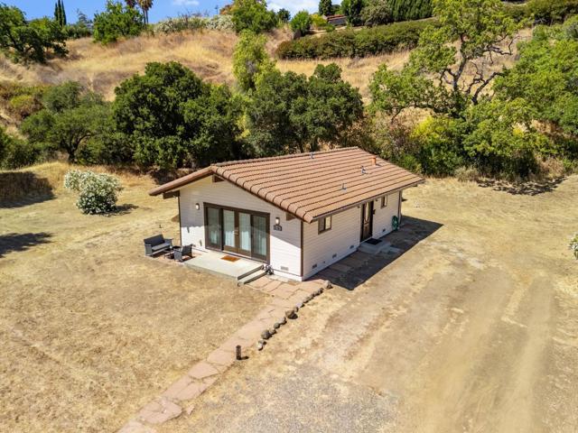 640 Evans Road, Milpitas CA: https://media.crmls.org/mediaz/cf0f6e82-7db3-43a8-ac5e-4d27adae7382.jpg
