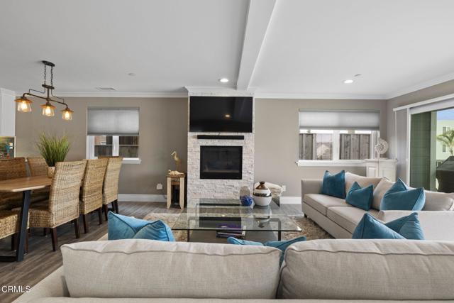 Detail Gallery Image 9 of 59 For 104 La Brea St, Oxnard,  CA 93035 - 3 Beds | 3/1 Baths