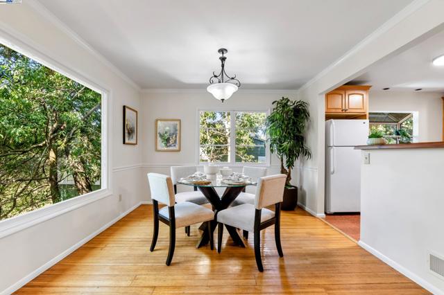 2593 El Caminito, Oakland CA: https://media.crmls.org/mediaz/cf1046f0-825d-4cf7-bac4-bfa06dea0105.jpg