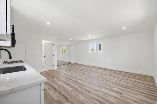 2537 Davis Ave, Carlsbad CA: https://media.crmls.org/mediaz/cf113365-0471-4eaf-bd34-550671762396.jpg