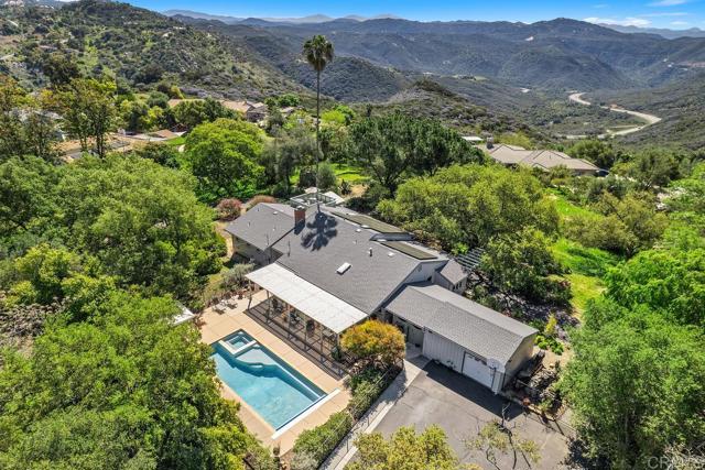 Detail Gallery Image 1 of 1 For 26765 Banbury Drive, Valley Center,  CA 92082 - 3 Beds | 2 Baths