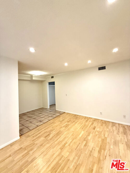 1434 Princeton St, Santa Monica CA: https://media.crmls.org/mediaz/cf12b219-87aa-4e99-8169-3e32d1c275ec.jpg