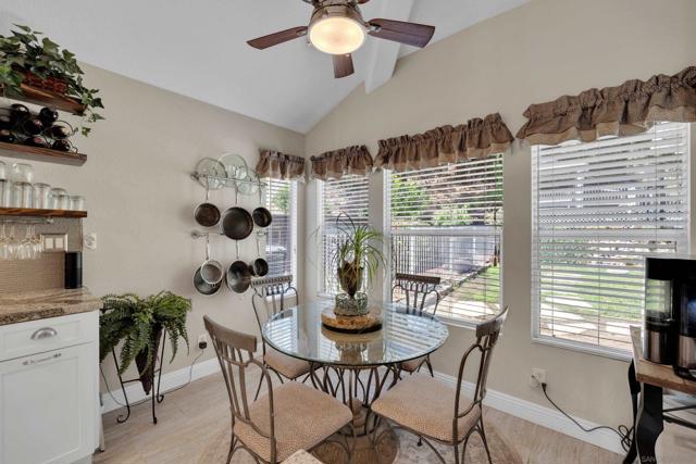 2106 Laura Dr, Escondido CA: https://media.crmls.org/mediaz/cf12b660-5b11-45b8-bb51-32f72c90fe22.jpg