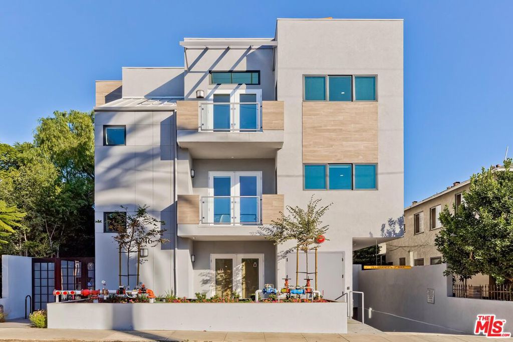 1746 N Garfield Place 201, Hollywood, CA 90028