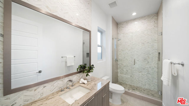 Image 14 of 57 For 11782 Hillsborough Lane