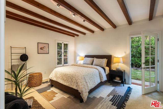 7361 Oakwood Avenue, Los Angeles CA: https://media.crmls.org/mediaz/cf139ebb-a361-40eb-8f23-7146ff9dda3a.jpg