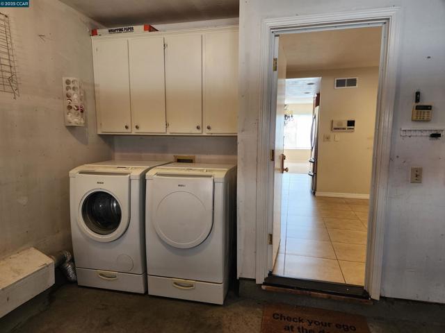 617 S Blackbrush Ln, San Ramon CA: https://media.crmls.org/mediaz/cf1481fb-f00c-4140-9177-056da81d2e9e.jpg