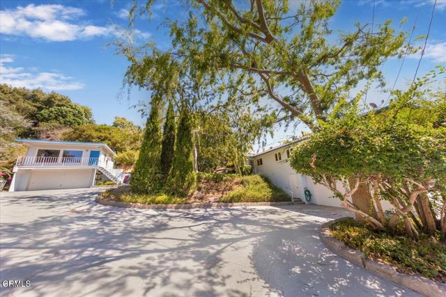 1372 Inverness Drive, Pasadena CA: https://media.crmls.org/mediaz/cf1535ad-b89d-4548-b924-3f92e780adff.jpg