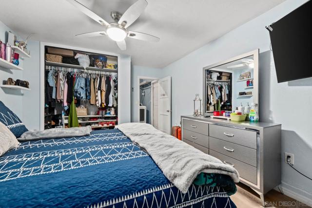 124 E View St, Fallbrook CA: https://media.crmls.org/mediaz/cf16024f-e5ef-45e6-88ca-1ef187c26a53.jpg