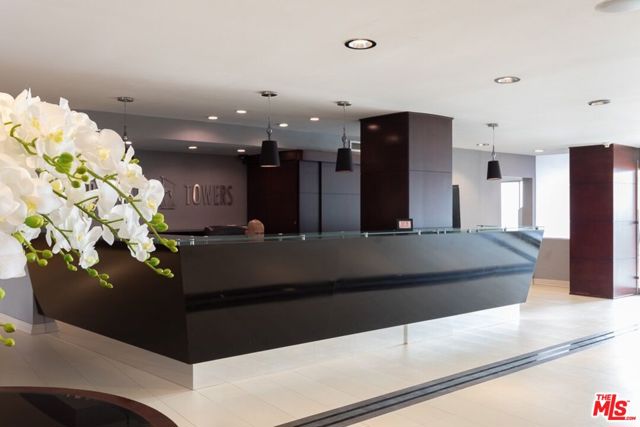 7250 Franklin Avenue, Los Angeles CA: https://media.crmls.org/mediaz/cf17bc2d-ba37-4237-9b99-3db124e39a2a.jpg