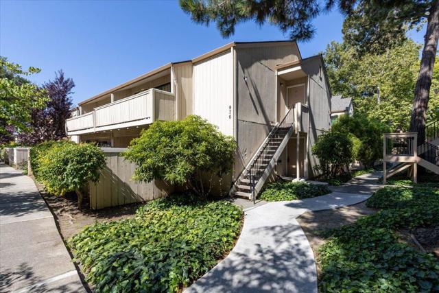 976 Kiely Boulevard, Santa Clara CA: https://media.crmls.org/mediaz/cf188d58-1da8-4f4c-9700-001b70f6f5b4.jpg