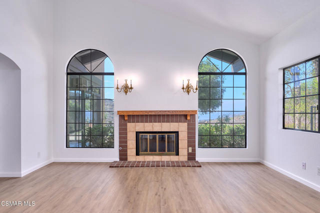 751 Wildwood Avenue, Thousand Oaks CA: https://media.crmls.org/mediaz/cf1a9d8e-8580-4ef7-bf95-b0332f64dc4f.jpg