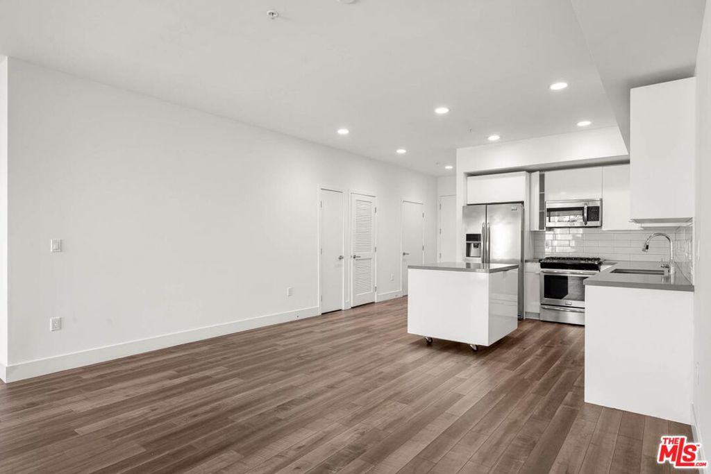 1215 S Bedford Avenue #304