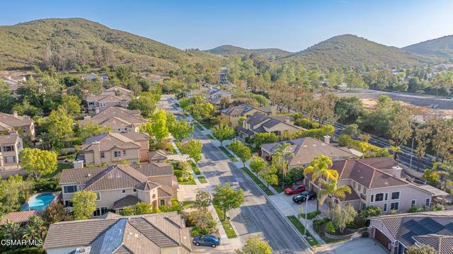 5314 Via Dolores, Newbury Park CA: https://media.crmls.org/mediaz/cf1b5531-75c8-4fd7-b8ae-49bb41b8d9da.jpg