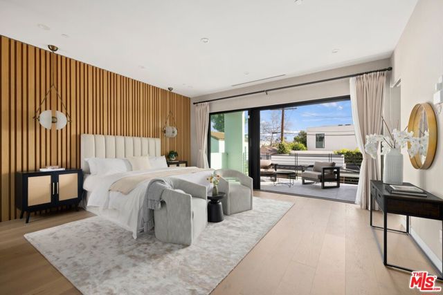 714 N La Jolla Avenue, Los Angeles CA: https://media.crmls.org/mediaz/cf1c0024-9356-4902-83d6-57b36e41185e.jpg