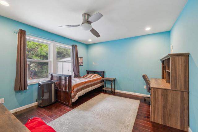 4021 Campana Drive, Palo Alto CA: https://media.crmls.org/mediaz/cf1ca61b-7b0f-410e-8ce5-4ea6a0e0cb44.jpg