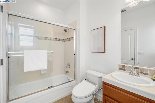 2396 Keats Ln, San Ramon CA: https://media.crmls.org/mediaz/cf1cdbb7-8aa5-4ac4-8a1e-5da5f0cac518.jpg