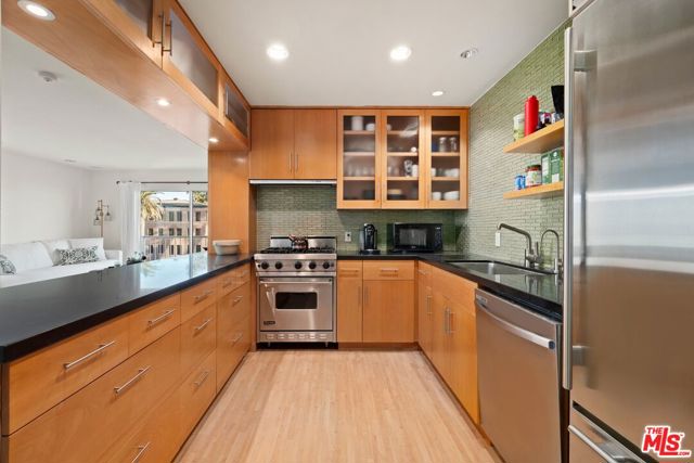 101 California Avenue, 506 photo 7