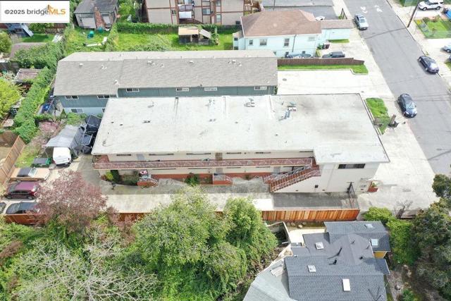 3300 Brookdale Ave, Oakland CA: https://media.crmls.org/mediaz/cf1ec838-4fca-473c-9333-65cedf55c974.jpg