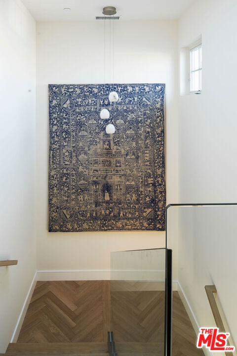 3531 S Barrington Avenue, Los Angeles CA: https://media.crmls.org/mediaz/cf2008a5-dd47-40cd-9fdc-76cb6d93c572.jpg