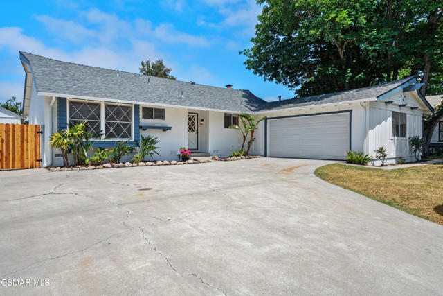 951 Tapies Court, Newbury Park CA: https://media.crmls.org/mediaz/cf20fe19-f1b5-43bf-a608-3056ed0578b7.jpg