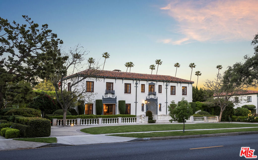 2086 S Oak Knoll Avenue