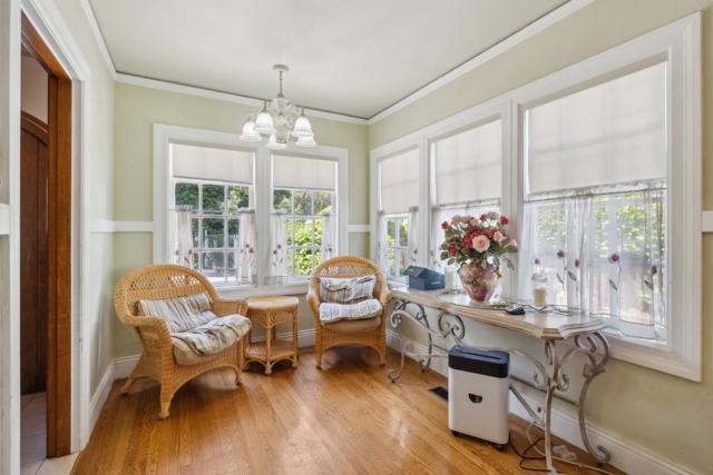 1516 Cortez Avenue, Burlingame CA: https://media.crmls.org/mediaz/cf22d92b-18a2-43a2-aa44-b743e5fd8f2f.jpg