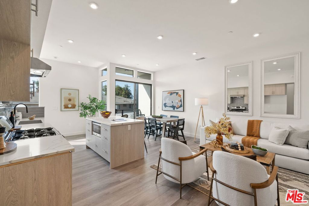 1202 N Orange