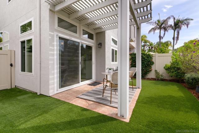 7561 Hazard Center Drive, San Diego CA: https://media.crmls.org/mediaz/cf23a0b6-d86c-4a6e-81f3-f5146e3a97fc.jpg