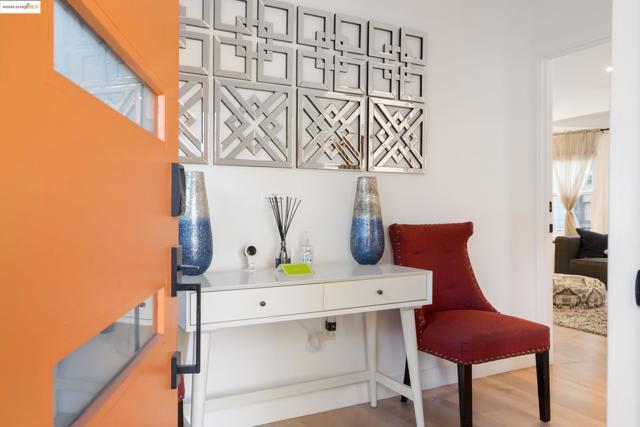 75 Echo Ave, Oakland CA: https://media.crmls.org/mediaz/cf24c2ad-2c28-4fbe-b385-cde114917f79.jpg