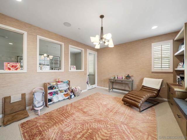 916 Camino Aldea, Chula Vista CA: https://media.crmls.org/mediaz/cf252283-65f0-4e0b-9c62-b46ebf0cb13f.jpg