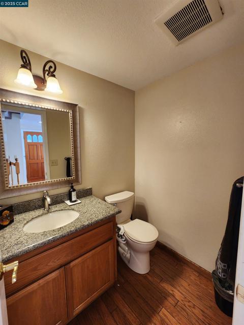 617 S Blackbrush Ln, San Ramon CA: https://media.crmls.org/mediaz/cf25a602-7e37-4086-ac85-bb0cc7c000f2.jpg