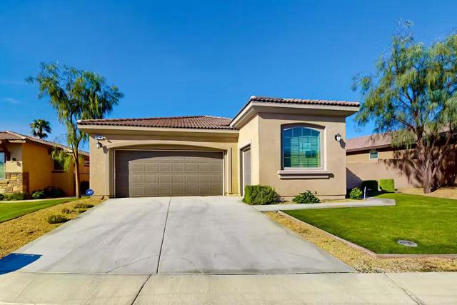 82747 Chaplin Court, Indio CA: https://media.crmls.org/mediaz/cf25dc89-6091-4075-b810-2ee0a0ec3e57.jpg
