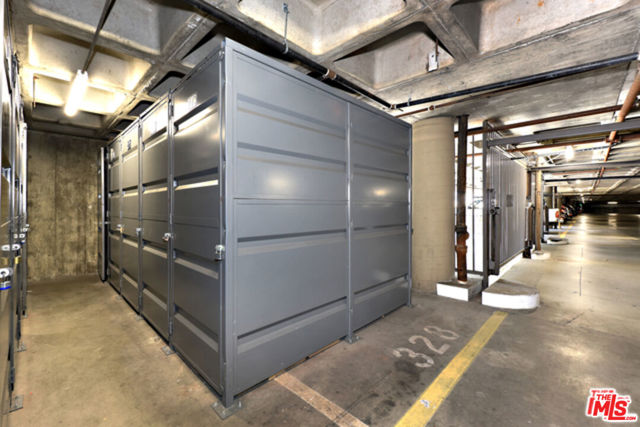 800 W 1ST Street, Los Angeles CA: https://media.crmls.org/mediaz/cf25e5b2-dad9-47f3-8596-ed8b30c05567.jpg