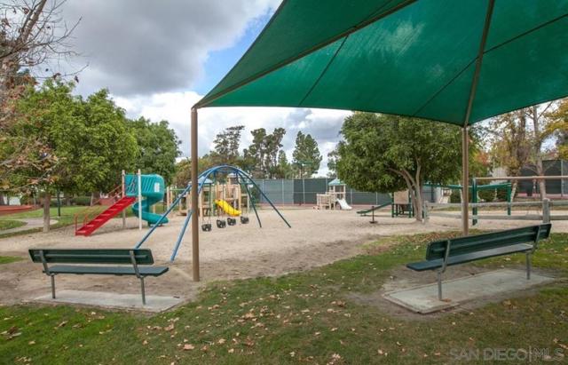 5150 Abuela Dr, San Diego CA: https://media.crmls.org/mediaz/cf261f9e-69fe-4b10-8b8e-ac025d677351.jpg