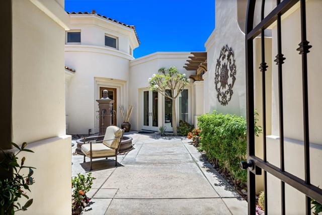 945 Hawk Hill Trail, Palm Desert CA: https://media.crmls.org/mediaz/cf263393-d144-4a40-941b-17c33403d16f.jpg