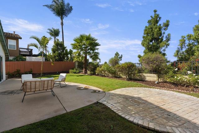 987 Palencia Ct, Chula Vista CA: https://media.crmls.org/mediaz/cf26daf9-c991-41e8-9efe-36b7a8abfd53.jpg