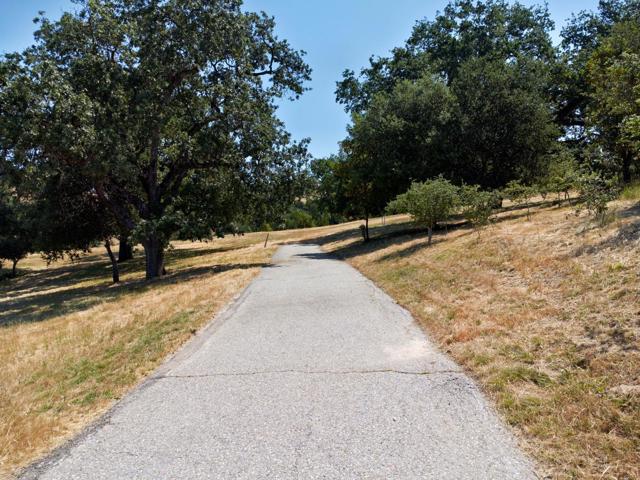 23 E Pronghorn Run, Carmel CA: https://media.crmls.org/mediaz/cf270116-dc7d-4d60-bf0a-64b52ebf4e35.jpg