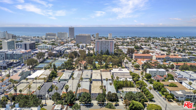 1118 9th Street, Santa Monica CA: https://media.crmls.org/mediaz/cf270432-926a-475b-a857-b149a1f9cfd3.jpg