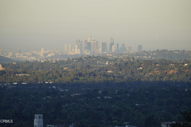 3017 Zane Grey Terrace, Altadena CA: https://media.crmls.org/mediaz/cf273e63-6937-4266-9117-2db847241d7d.jpg