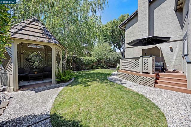 100 Chadbourne Dr, Danville CA: https://media.crmls.org/mediaz/cf27666c-0dd5-4bf0-b0d3-4d0252d4fabd.jpg