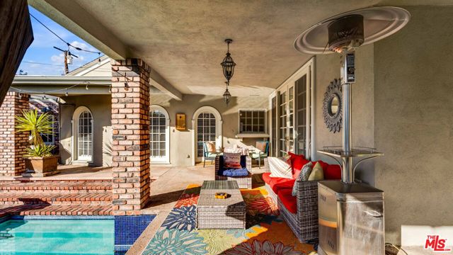 4559 Morella Avenue, Valley Village CA: https://media.crmls.org/mediaz/cf276a3c-7d7f-4c5b-be3f-0a4f125655f8.jpg