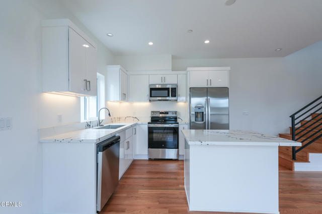 Detail Gallery Image 6 of 29 For 517 N Avenue 50, Los Angeles,  CA 90042 - 4 Beds | 3 Baths