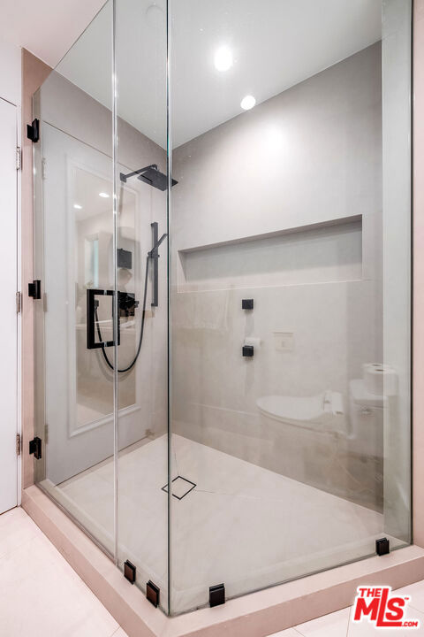Image 30 of 52 For 580 Chalette Drive