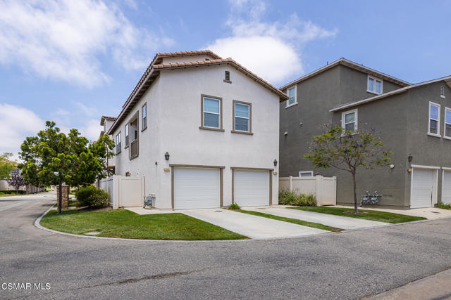 3104 Lisbon Lane, Oxnard CA: https://media.crmls.org/mediaz/cf289be4-1b1b-4e7b-8c46-7d4dfde12e21.jpg