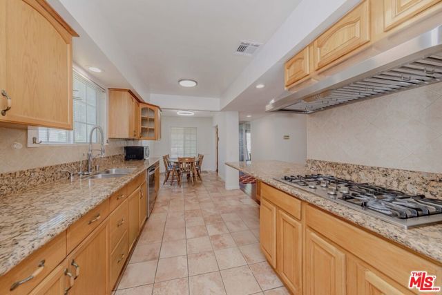 11210 Mcdonald Street, Culver City CA: https://media.crmls.org/mediaz/cf28a655-a7d4-4fee-8178-6ccc66978b55.jpg